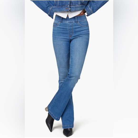 Spanx Flare Leg Pull-On Jeans in Vintage Indigo Size Small - Picture 1 of 12